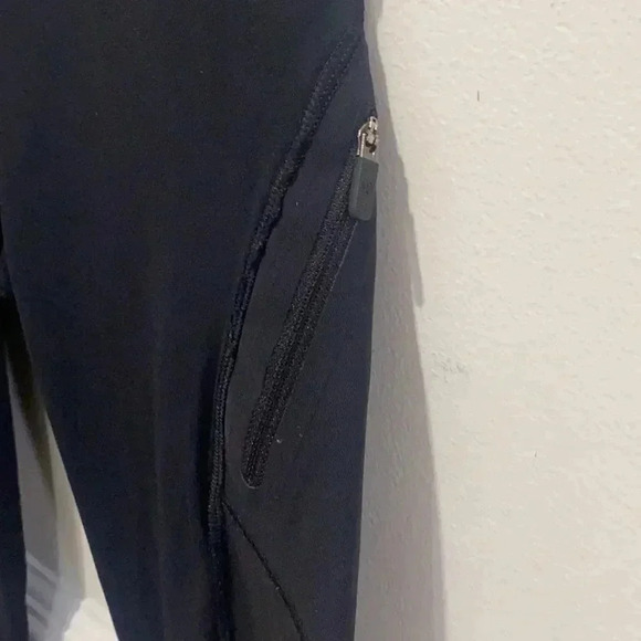 Lululemon Black Cropped Leggings With Mesh Side Panel Size 4 Inseam 17” - Picture 7 of 9